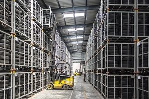 Warehouse Storage Solutions: 4 Types of Metro Shelves