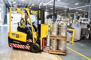 Dock Equipment Tips: Cross-Docking in Your Warehouse
